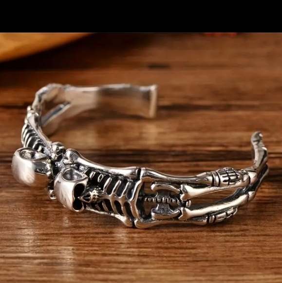 Skeleton Metal Bracelet NIB - Picture 1 of 8